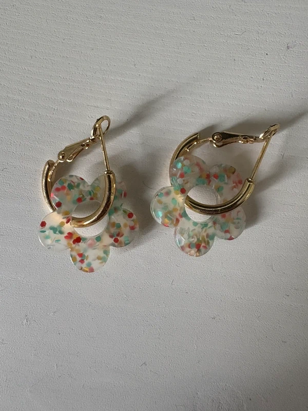 Boucles d’oreilles créoles fleuries multicolores - photo numéro 2