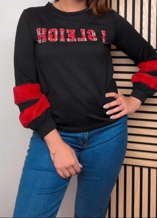 Wallflower – Pull léger femme noir rouge “I Sleigh” M – Fourrure manches, marke: Wallflower, zustand: Sehr gut, größe: M / 38 / 10, 8,00 €, 9,10 € beinhaltet Vinted-Käuferschutz Pro