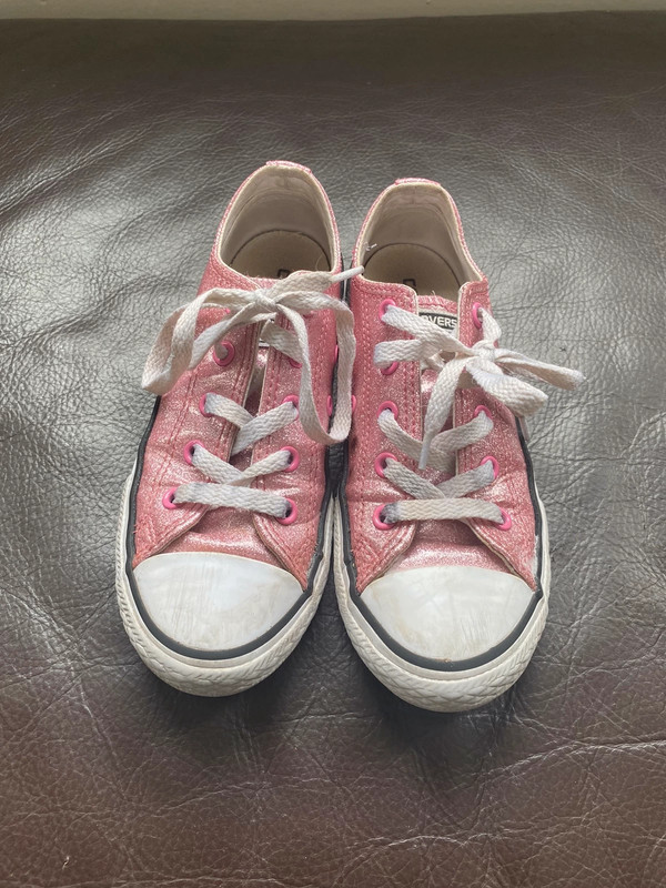 Used pink outlet converse