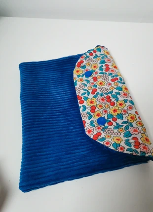 Pochette liseuse, marca: TISSU, estado: Nuevo sin etiquetas, 10,00 €, 11,20 € Protección al comprador incluida