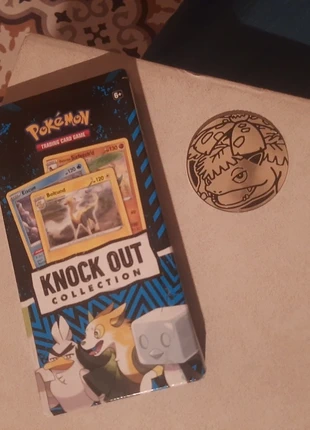 Booster pokemon (anglais)+ jeton , marke: Pokémon, zustand: Neu, mit Etikett, 15,00 €, 16,45 € inklusive Vinted-Käuferschutz