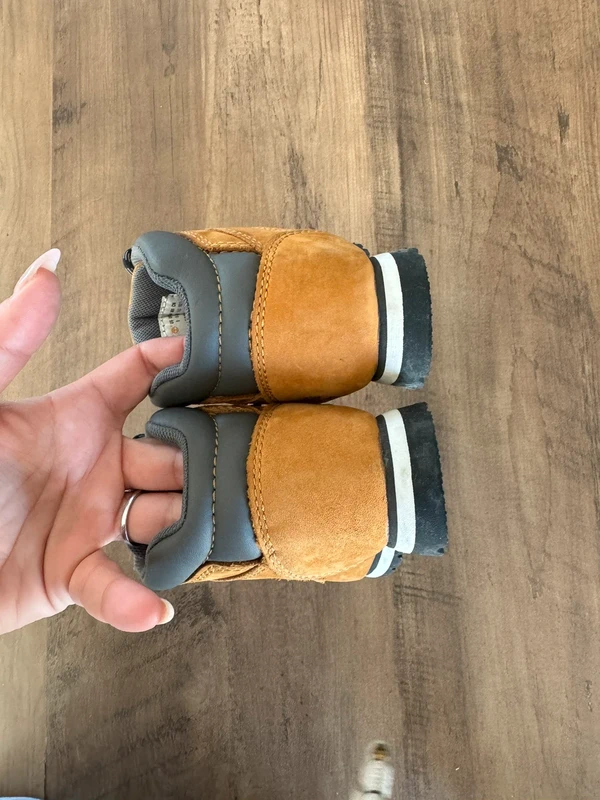 Chaussures Timberland bébé - taille 26 - photo numéro 8