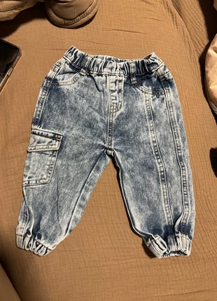 Stoere spijkerbroek, merk: Zeeman, staat: Heel goed, maat: 9-12 maanden / 74 cm, € 3,75, € 4,64 inclusief Kopersbescherming