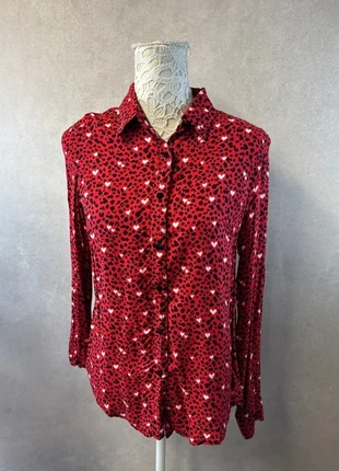 Chemise rouge imprimé cœurs – Daphnea Paris – Taille M – Lot P1, merk: Daphnea, staat: Heel goed, maat: M / 38 / 10, € 7,20, € 8,26 inclusief Kopersbescherming Pro