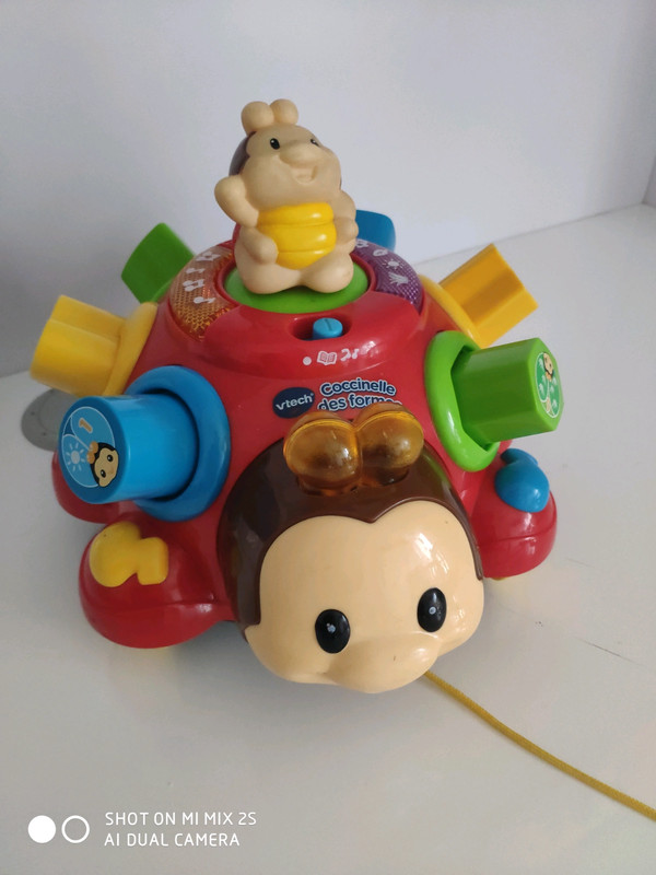 Coccinelle des formes Vtech musicale