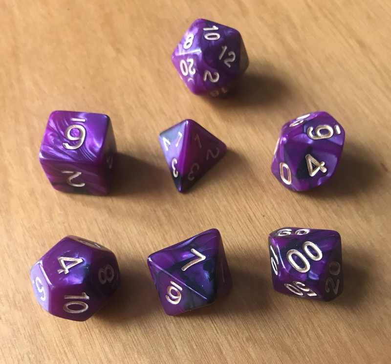 Set di 7 Dadi Viola marmorizzati + sacchetto gratis / 7 Dice Set Marbled Purple + free bag 3