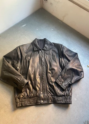 Vintage Dressing Black Leather Jacket – Fitted Cut, marca: Vintage Dressing, estado: Muy bueno, tamaño: M, 39,99 €, 42,69 € Protección al comprador incluida