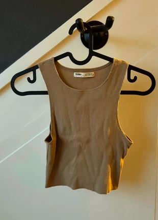 Croptop, merk: Pull & Bear, staat: Heel goed, maat: XS / 34 / 6, € 3,50, € 4,38 inclusief Kopersbescherming