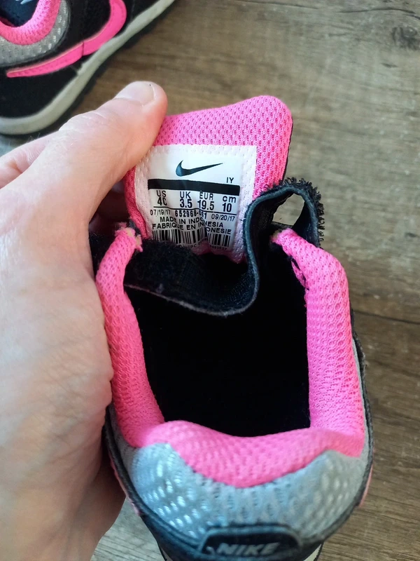 Basket Nike noir 19.5 - photo numéro 7