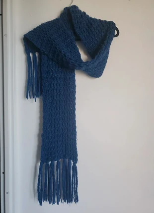 Grande écharpe d'hiver Camaïeu bleu foncé – Taille unique – Très bon état, marke: Camaïeu, zustand: Sehr gut, 2,99 €, 3,84 € inklusive Vinted-Käuferschutz