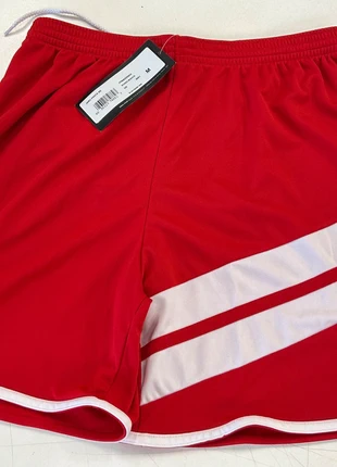short Errea Jaro M, marke: Erreà, zustand: Neu, mit Etikett, größe: M / 38 / 10, 10,00 €, 11,20 € inklusive Vinted-Käuferschutz