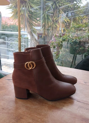 Bottines neuves taille 39, marque: K&I Shoes, état: Neuf sans étiquette, taille: 39, 15,00 €, 16,45 € Protection acheteurs incluse