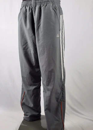 Pantalon Adidas vintage 2007 gris trois bandes blanches Clima365 Y2K baggy sport rétro, merk: adidas, staat: Heel goed, maat: M, € 25,00, € 26,95 inclusief Kopersbescherming Pro
