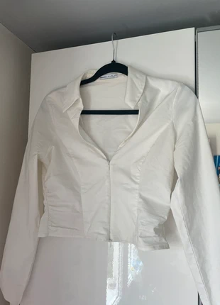 Chemise crop top blanche, marca: Bershka, estado: Bueno, tamaño: L / 40 / 12, 5,00 €, 5,95 € Protección al comprador incluida