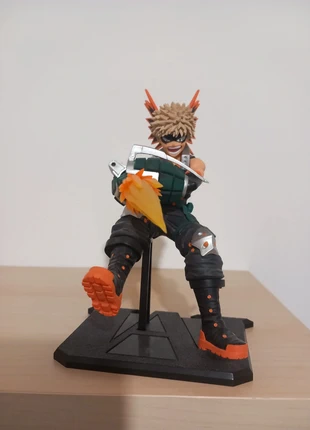 Figurine Katsuki Bakugo, marke: sansnom., zustand: Sehr gut, größe: Frühchen, bis 44, 15,00 €, 16,45 € inklusive Vinted-Käuferschutz