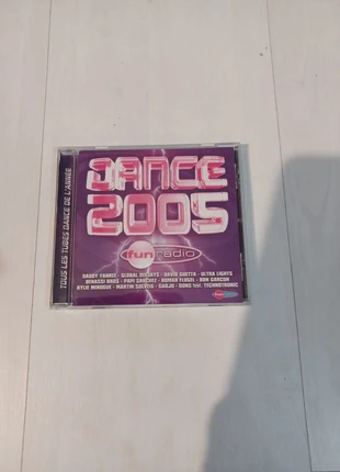 CD Dance 2005, estado: Muito bom, €5.00, €5.95 inclui Proteção do Comprador