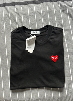T-shirt Comme des garçons noir - taille M, marque: Comme des Garçons, état: Neuf avec étiquette, taille: M, 30,00 €, 32,20 € Protection acheteurs incluse