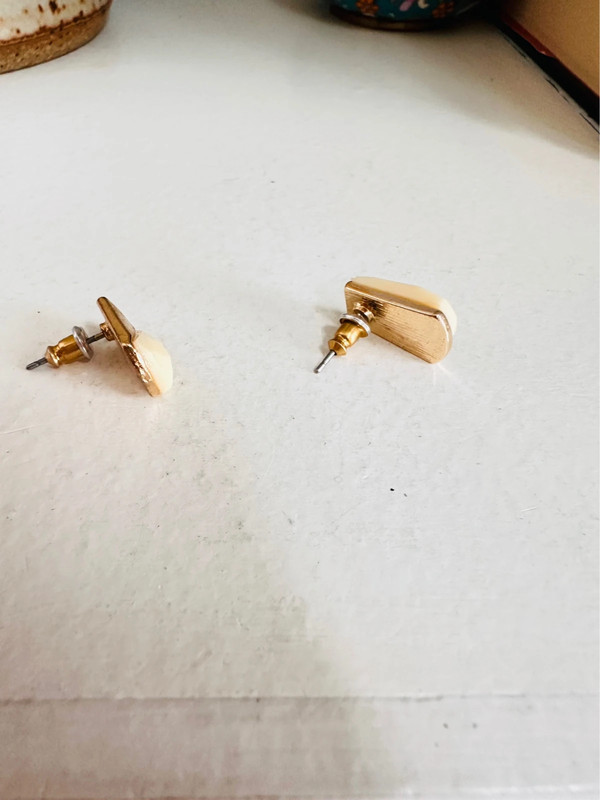 Cream enamel and gold earrings 3