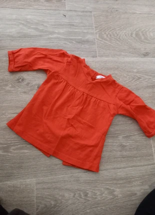 Tee shirt manches longues coton rouge. 3 mois, marque: Kitchoun, état: Bon état, taille: 1-3 mois / 56 cm, 1,00 €, 1,75 € Protection acheteurs incluse