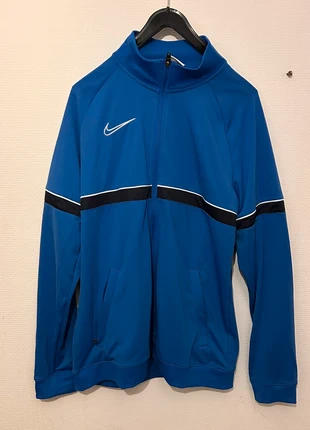 Gilet Nike bleu, taille L, marque: Nike, état: Neuf sans étiquette, taille: L, 8,00 €, 9,10 € Protection acheteurs incluse