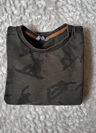 Pull kaki JBC - taille 146cm - motif snowboard - automne hiver - molletonné, marca: JBC, estado: Muito bom, tamanho: 11 anos / 146 cm, €6.00, €7.00 inclui Proteção do Comprador