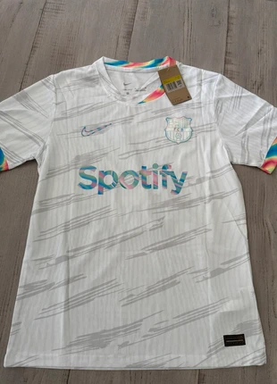 Maillot FC Barcelone Nike - Design unique, taille S - Neuf avec étiquettes !, condizioni: Nuovo con cartellino, taglia: S, €35.00, €37.45 include la Protezione acquisti