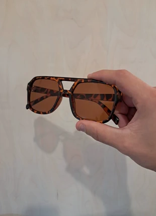 Occhiali da sole vintage Y2K con lente colorata e montatura leopardata, marque: Ray-Ban, état: Très bon état, 6,00 €, 7,00 € Protection acheteurs incluse