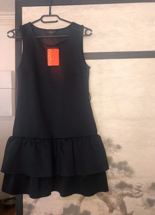 Robe bleu marine à volant 38 , merk: Nichii, staat: Nieuw met prijskaartje, maat: M / 38 / 10, € 8,00, € 9,10 inclusief Kopersbescherming