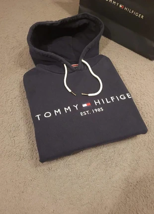 Hoodies Pull Sweat à capuche Tommy Hilfiger / taille S / bleu marine logo brodé, marca: Tommy Hilfiger, estado: Muito bom, tamanho: S, €29.00, €31.15 inclui Proteção do Comprador