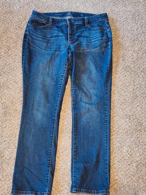 Women's St johns bay sz 16WL jeans 4