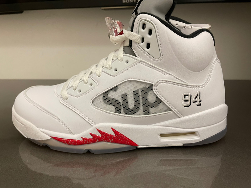 Air jordan 5 retro supreme white sales