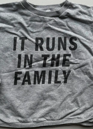 Grijze trui met opschrift, brand: Maed for mini, condizioni: Ottime, taglia: 8 anni / 128 cm, €4.00, €4.90 include la Protezione acquisti