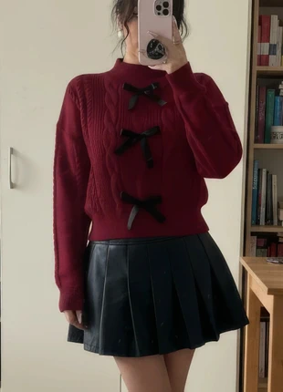 Pull court en maille tressée rouge bordeaux avec nœuds style gothique taille S, brand: Rougeaudieux, condition: Very good, size: S / 36 / 8, €39.90, €42.60 includes Buyer Protection