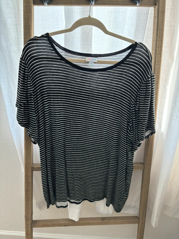 Black and white striped tunic T-shirt 1