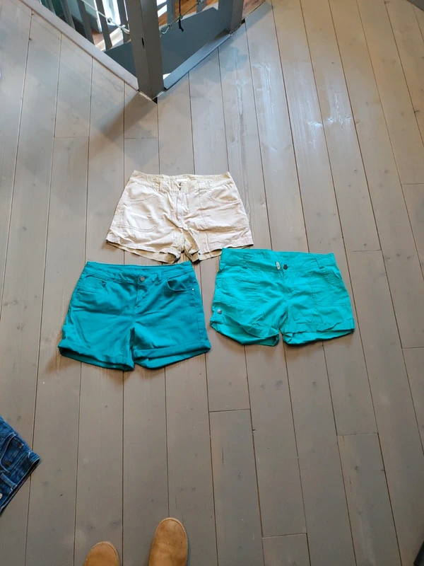 Lot 3 shorts taille 38