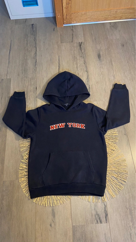 Pull bleu marine avec écrit « New York » 1