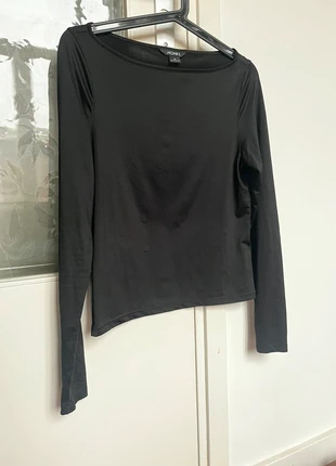 Black boatneck longsleeve, marque: Monki, état: Très bon état, taille: M / 38 / 10, 10,00 €, 11,20 € Protection acheteurs incluse