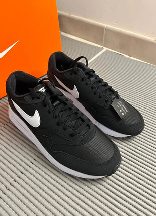 Basket Nike Air Max 1 ´ 86 OGG Noir taille 40, marque: Nike, état: Neuf avec étiquette, taille: 40, 65,00 €, 68,95 € Protection acheteurs incluse