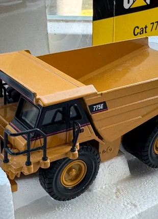 1/64 cat 775e off hichway truck new zzz, merk: CAT, staat: Heel goed, maat: Universeel, € 55,00, € 58,45 inclusief Kopersbescherming Pro