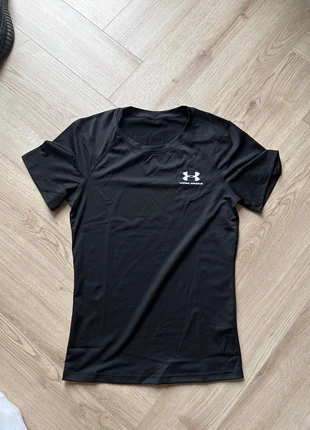 Under armour compression shirt, merk: Under Armour, staat: Nieuw zonder prijskaartje, maat: S, € 19,99, € 21,69 inclusief Kopersbescherming