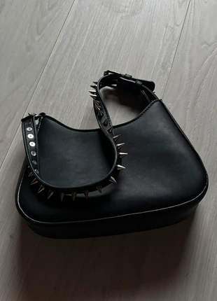Schwarze Tasche mit Spikes, brand: Sonstiges, condizioni: Ottime, €15.00, €16.45 include la Protezione acquisti
