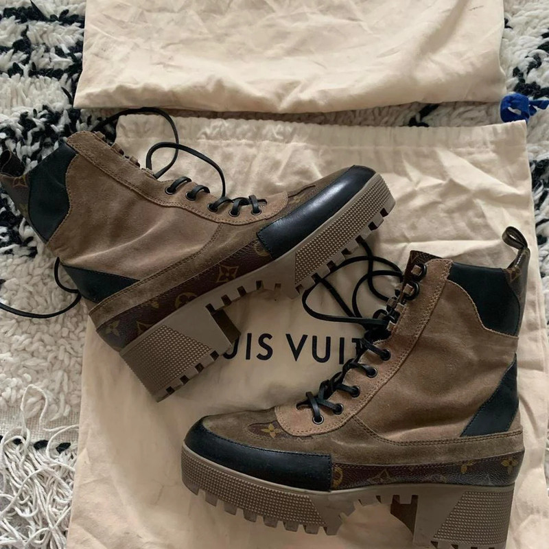 Louis Vuitton Laureate Desert Boot beige colour size EU 41. UK 8