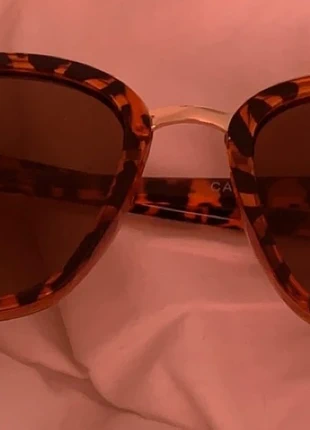 Lunettes de soleil primark , marque: Primark, état: Neuf sans étiquette, 3,50 €, 4,38 € Protection acheteurs incluse