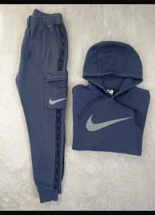 Ensemble survêtement jogging Nike à capuche - S - bleu marine bleu gris, marque: Nike, état: Neuf sans étiquette, taille: S, 59,00 €, 62,65 € Protection acheteurs (Pro) incluse