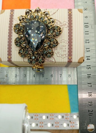 Broche avec la boîte, marca: Broche.fr, estado: Muito bom, €5.00, €5.95 inclui Proteção do Comprador Pro