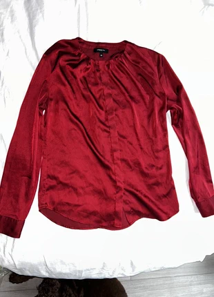 Lawrence Grey red satin blouse 36, merk: Lawrence Grey, staat: Heel goed, maat: S / 36 / 8, € 10,00, € 11,20 inclusief Kopersbescherming