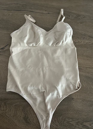 Shapping body, merk: Perfect, staat: Nieuw met prijskaartje, maat: XXL / 44 / 16, € 9,00, € 10,15 inclusief Kopersbescherming