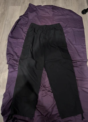 Cargo Uniqlo Noir, marque: Uniqlo, état: Neuf sans étiquette, taille: L, 25,00 €, 26,95 € Protection acheteurs incluse