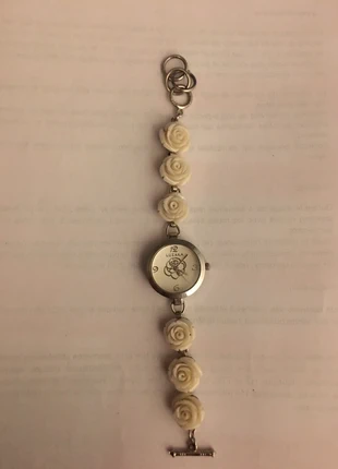 Montre Luzaka roses blanches, marque: Luzaka, état: Neuf sans étiquette, taille: Taille unique, 9,00 €, 10,15 € Protection acheteurs incluse