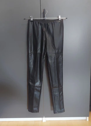 Fake Leather Pants, marke: s.Oliver, zustand: Sehr gut, größe: 13 Jahre / 158, 4,50 €, 5,43 € inklusive Vinted-Käuferschutz